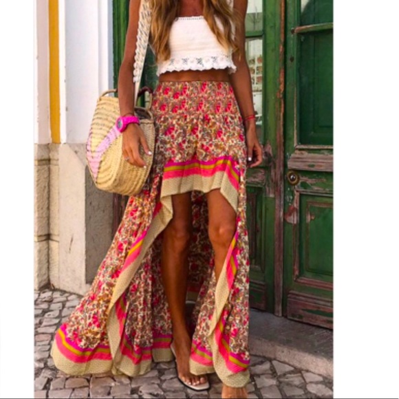 Dresses & Skirts - HP! Gorgeous boho hi low maxi skirt